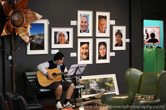 Cafe entertainment at Photographers' Gallery Hawke's Bay, Tennyson St, Napier photograph